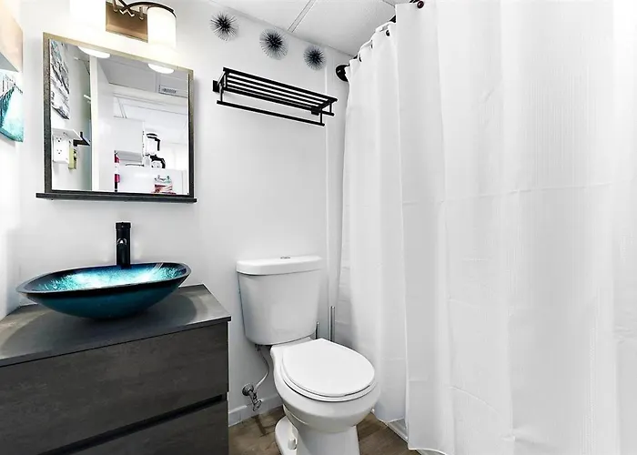 Recently Remodeled Ocean Block 1 Bedroom In Seven Seas! *