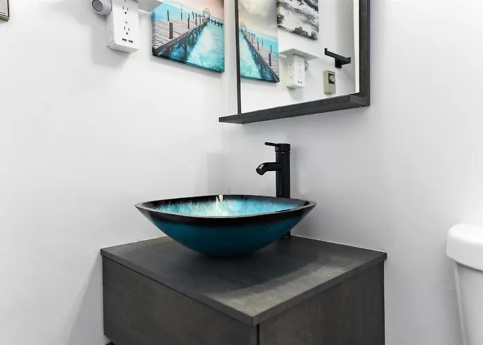 Recently Remodeled Ocean Block 1 Bedroom In Seven Seas! *